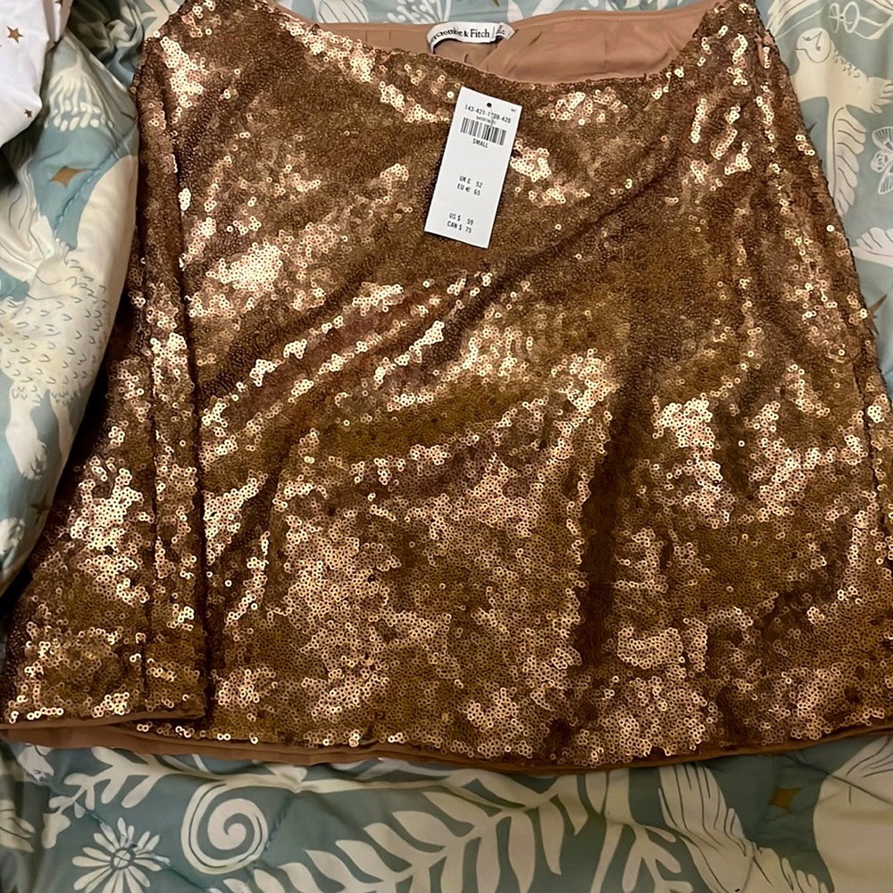NWT Abercrombie and Fitch rose gold sequin mini skirt